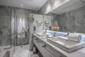 Double Room | Bathroom