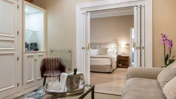 Junior Suite | Living area | TV