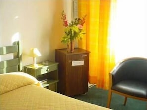 Double Room | Desk, free cots/infant beds, free WiFi