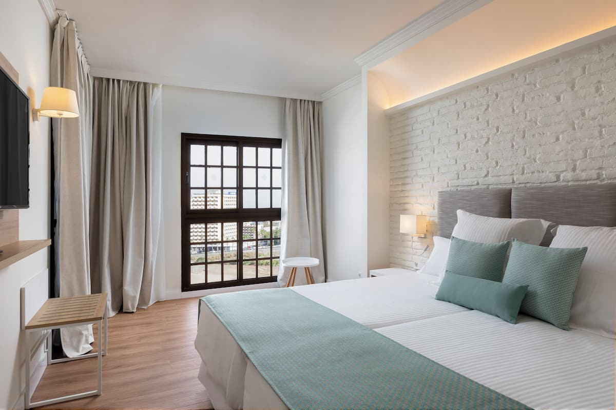1 bedroom, in-room safe, desk, laptop workspace