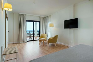 1 quarto, cofres nos quartos, escrivaninha