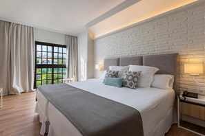 1 chambre, coffres-forts dans les chambres, bureau