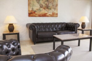 Télévision de 21 cm avec chaînes par câble