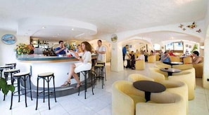 Bar (en el alojamiento)