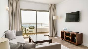 1 bedroom, in-room safe, individually decorated, desk