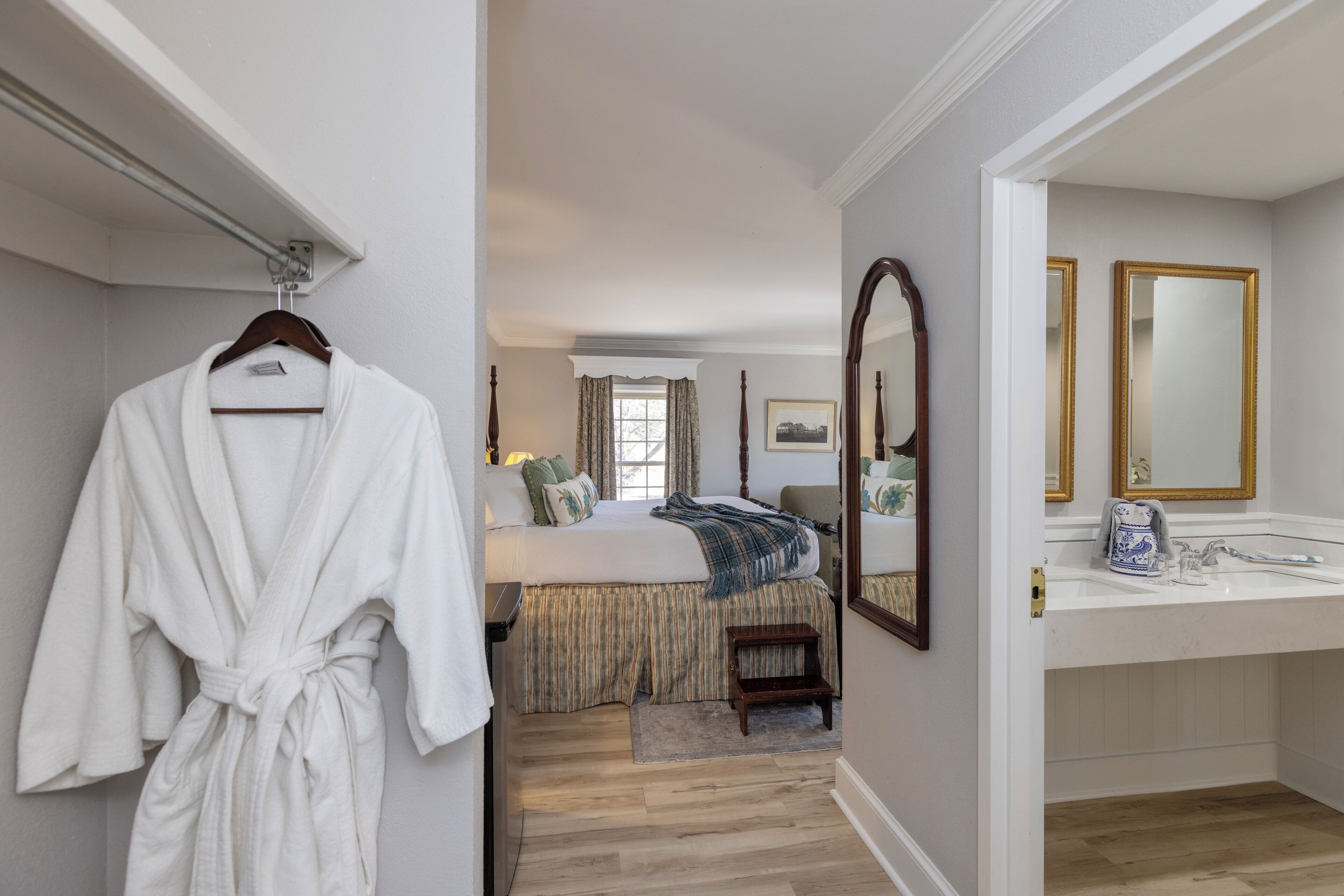 king fireside jetted tub suite | bathroom shower