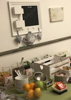 Se ofrece un desayuno bufé todos los días (10 EUR por persona)