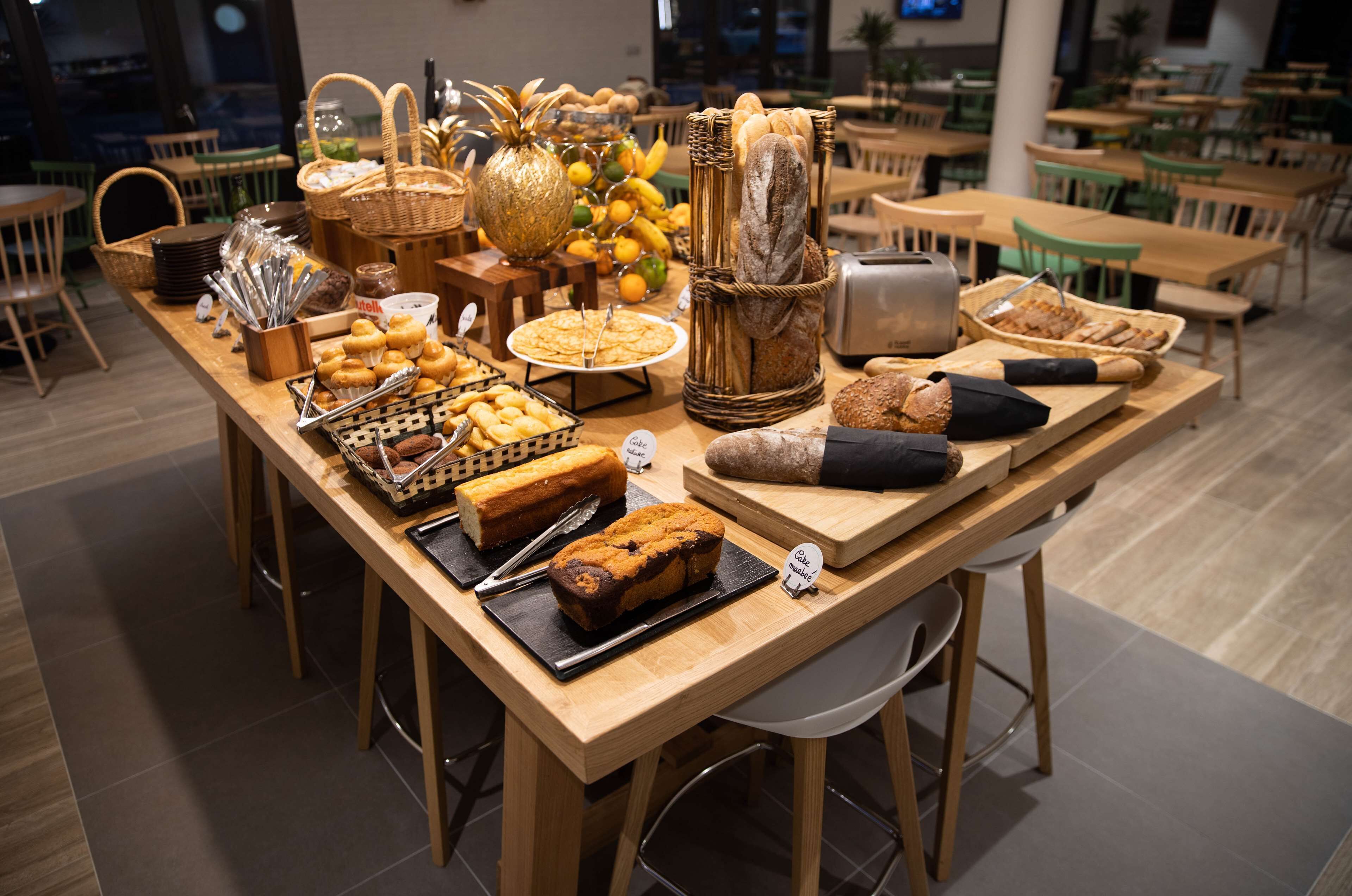 Daily buffet breakfast (EUR 13.90 per person)