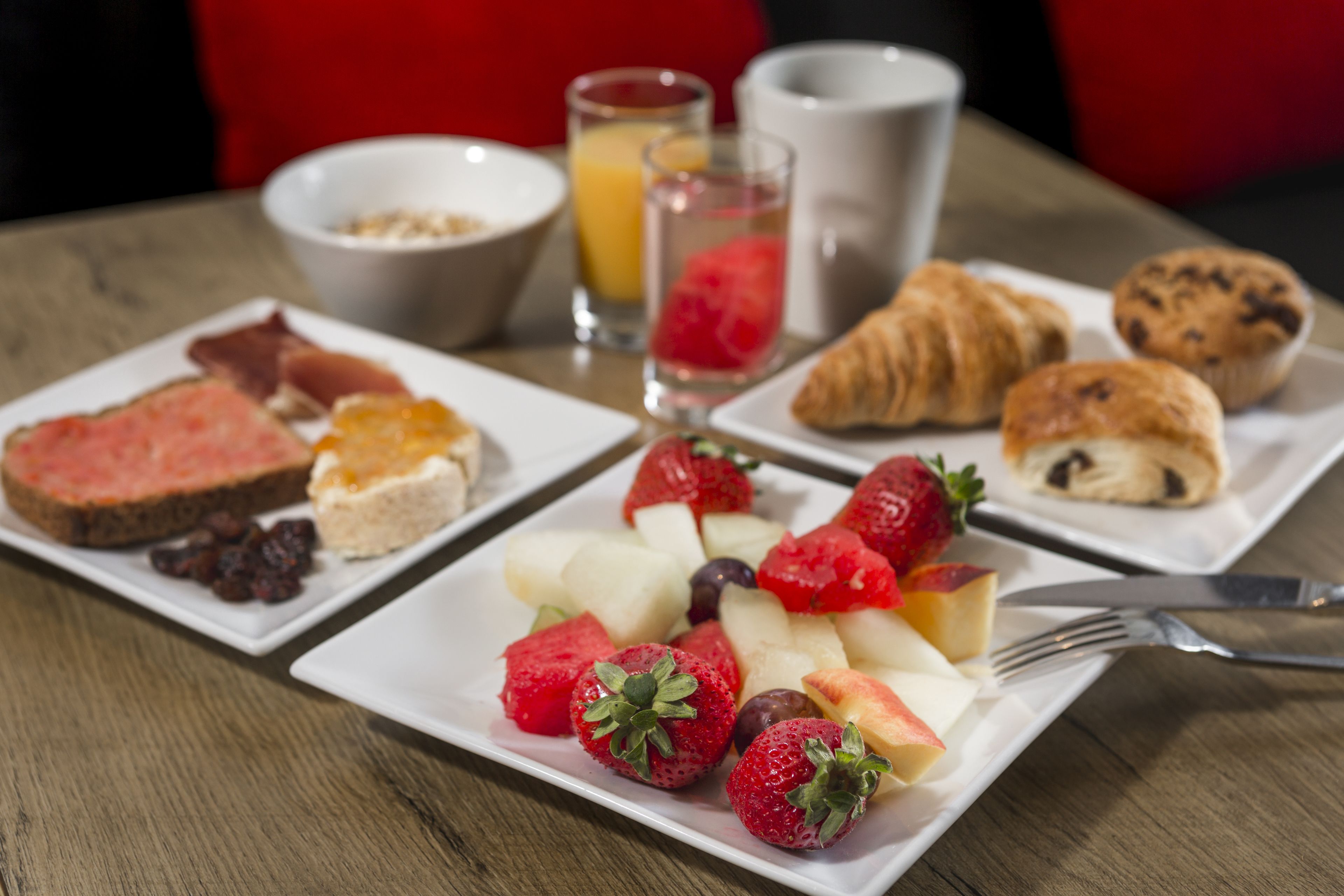 Daily buffet breakfast for a fee