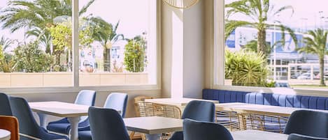 Bar (en la propiedad)