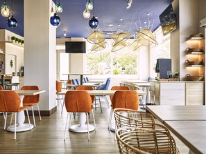 Bar (on property) - Hotel ibis Elche (Elche)