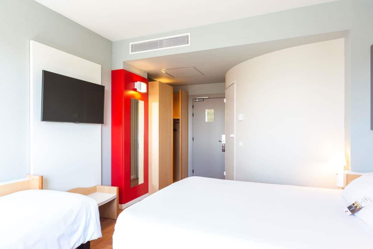Superior Room, Multiple Beds | Desk, soundproofing, iron/ironing board, cribs/infant beds