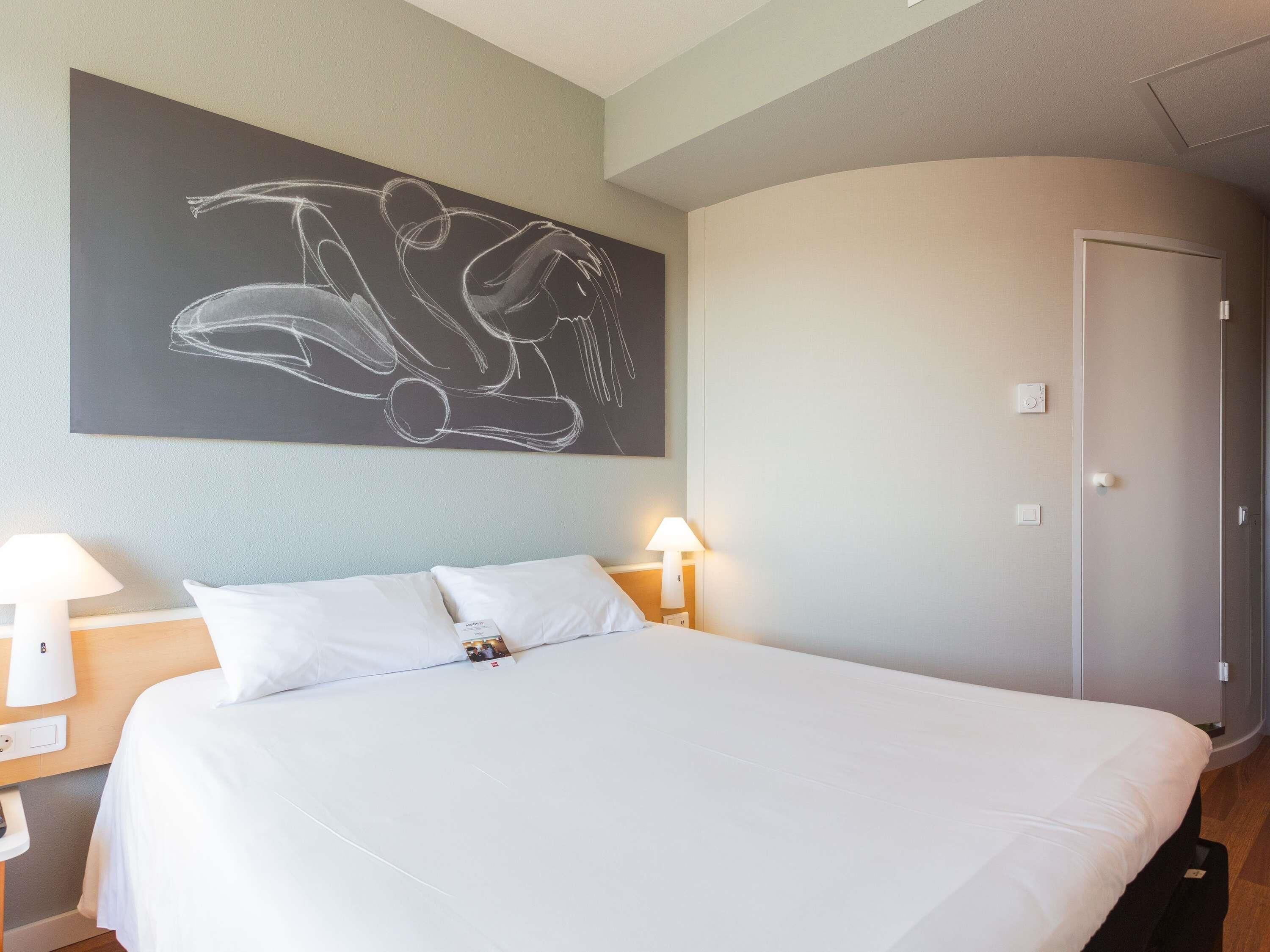 标准房, 1 张双人床 | 办公桌、隔音、熨斗/熨板、婴儿床