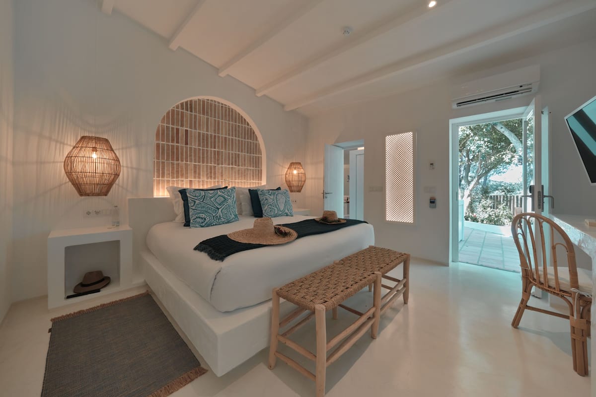 Secret Suite | 3 bedrooms, free minibar items, in-room safe, blackout drapes