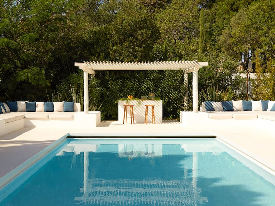 2 outdoor pools, pool loungers