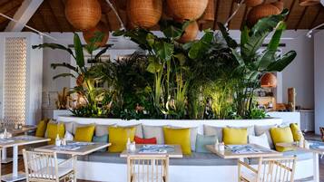 TĂ€gliches inbegriffenes nach Wunsch zubereitetes FrĂŒhstĂŒck