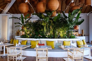 Free daily cooked-to-order breakfast