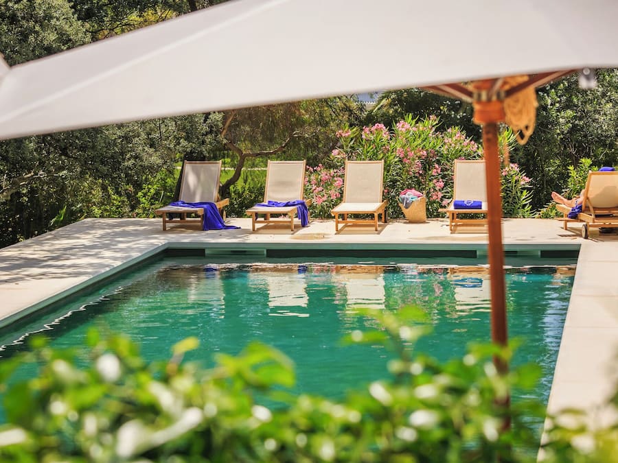 2 udendørs pools, liggestole
