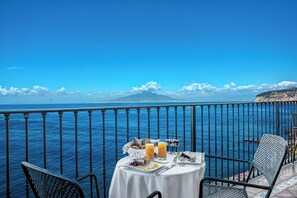 Suite Junior, vue mer (De Luxe e Terrazzo) | Vue sur l’eau