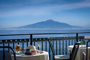 Bar (on property) - Imperial Hotel Tramontano (Sorrento)