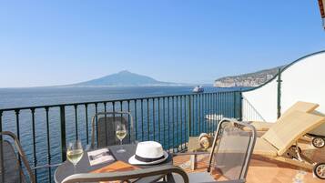 Junior-Suite, Meerblick (De Luxe e Terrazzo) | Blick auf das Wasser