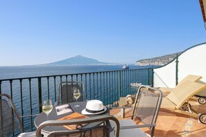 Junior Suite, Sea View (De Luxe e Terrazzo) | Water view - Imperial Hotel Tramontano (Sorrento)
