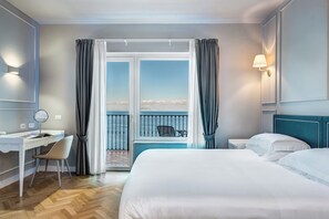 Junior Suite, Sea View (De Luxe e Terrazzo) | Hypo-allergenic bedding, minibar, in-room safe, desk - Imperial Hotel Tramontano (Sorrento)