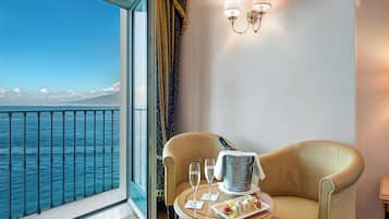 Ropa de cama hipoalergénica y minibar