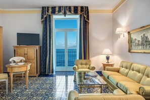 Suite Junior, vue mer | Literie hypoallergénique, minibar, coffres-forts dans les chambres