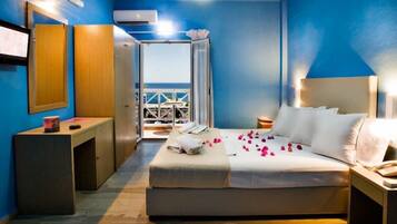 Double Room, Sea View | In-room safe, desk, iron/ironing board, free cribs/infant beds