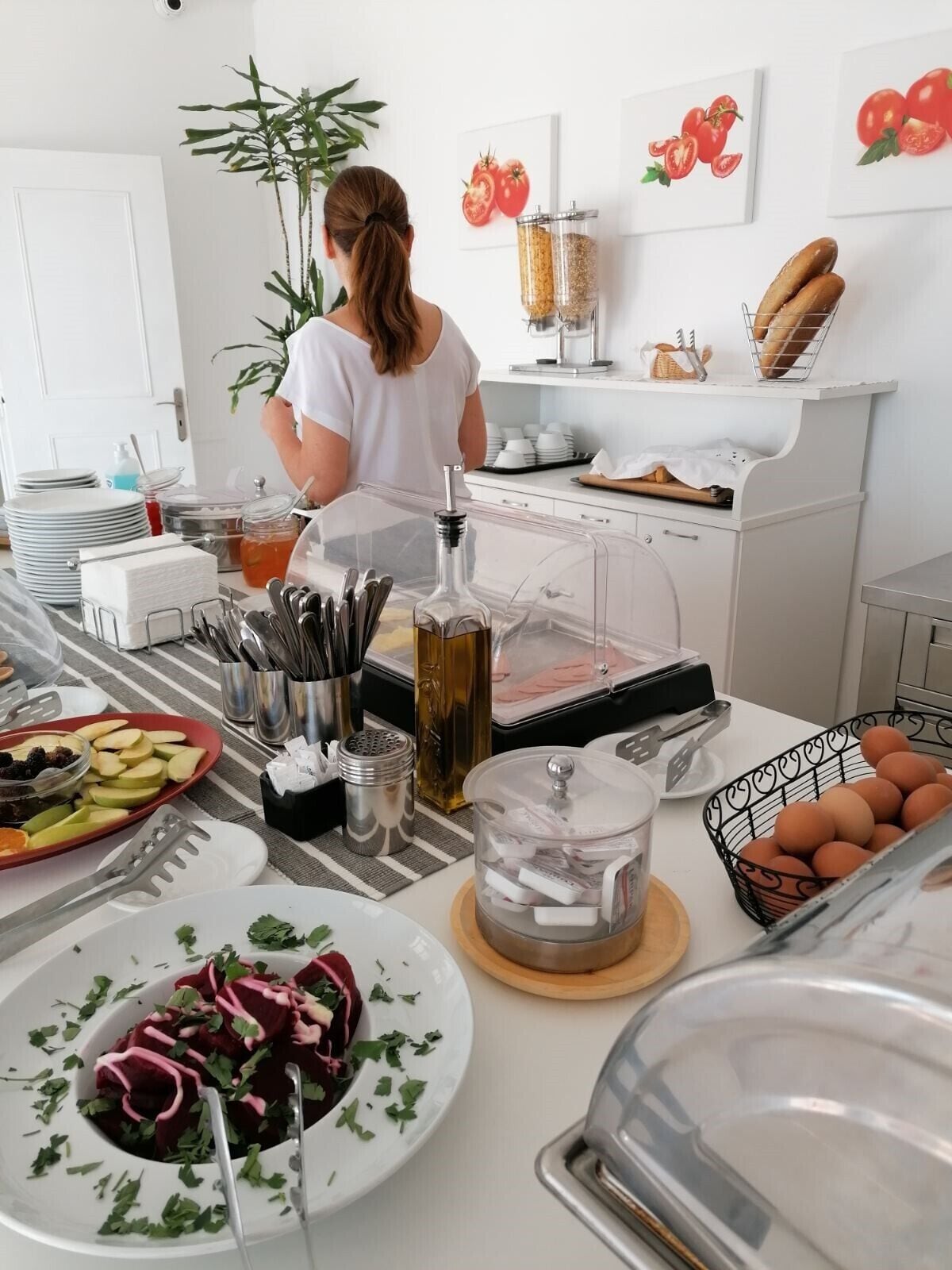 Desayuno buffet (EUR 12 por persona) 