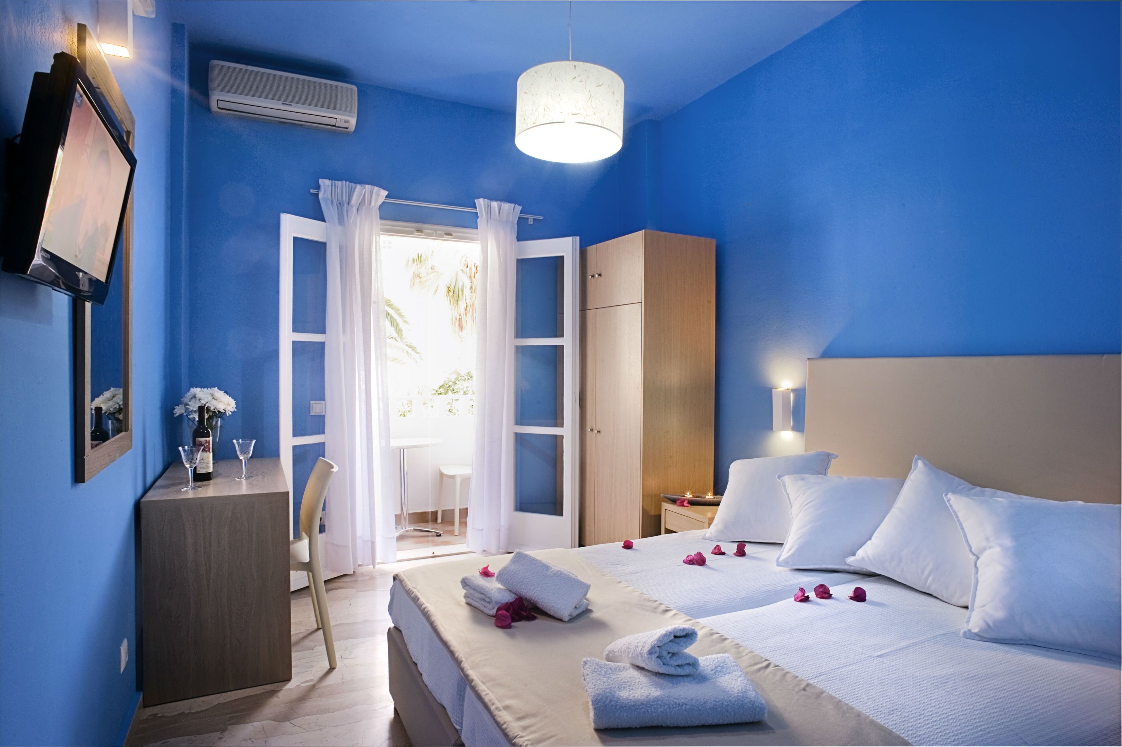 classic double room | in-room safe, desk, iron/ironing board, free cots/infant beds