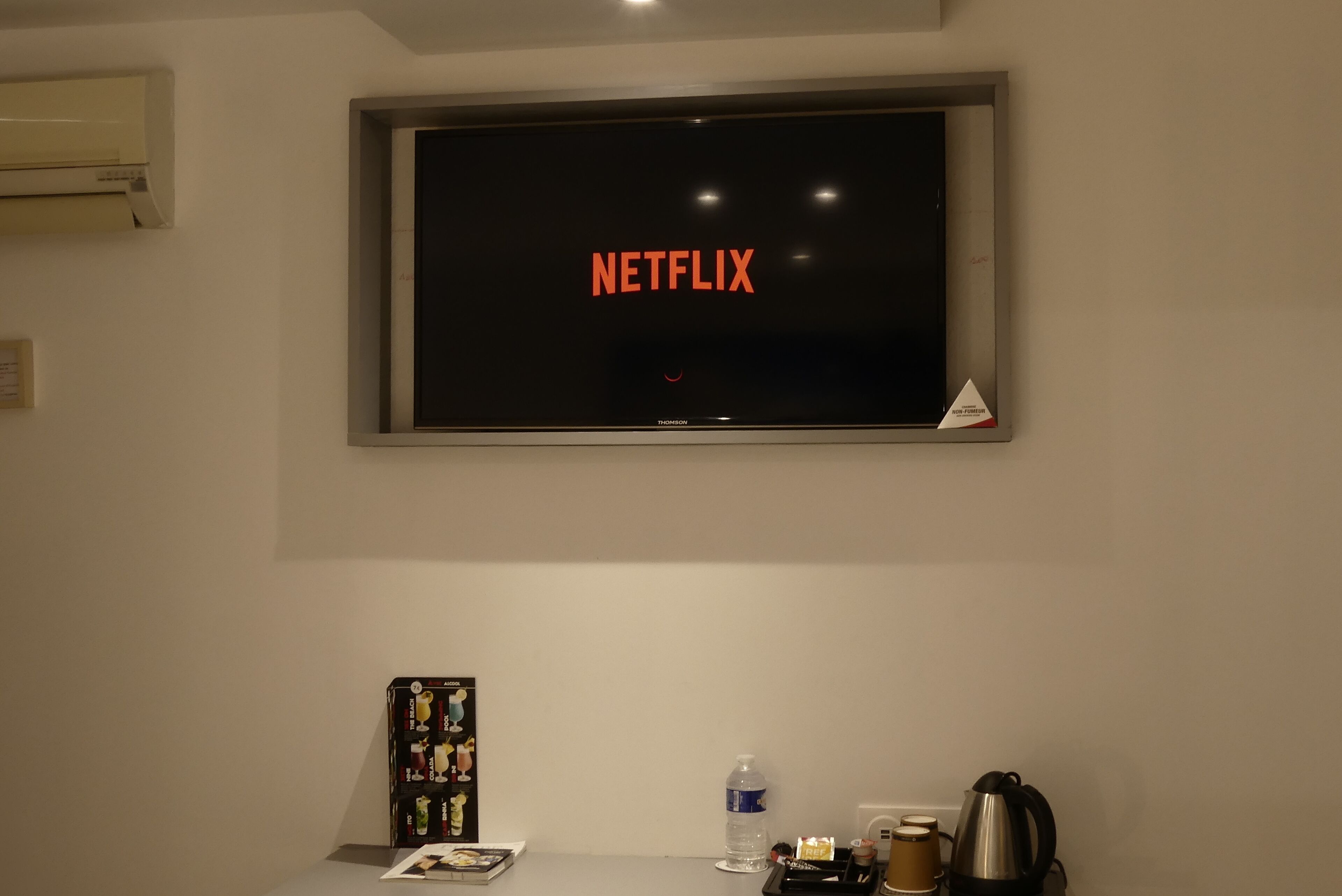 Foto - Contact Hôtel Le Provençal Bordeaux Lac