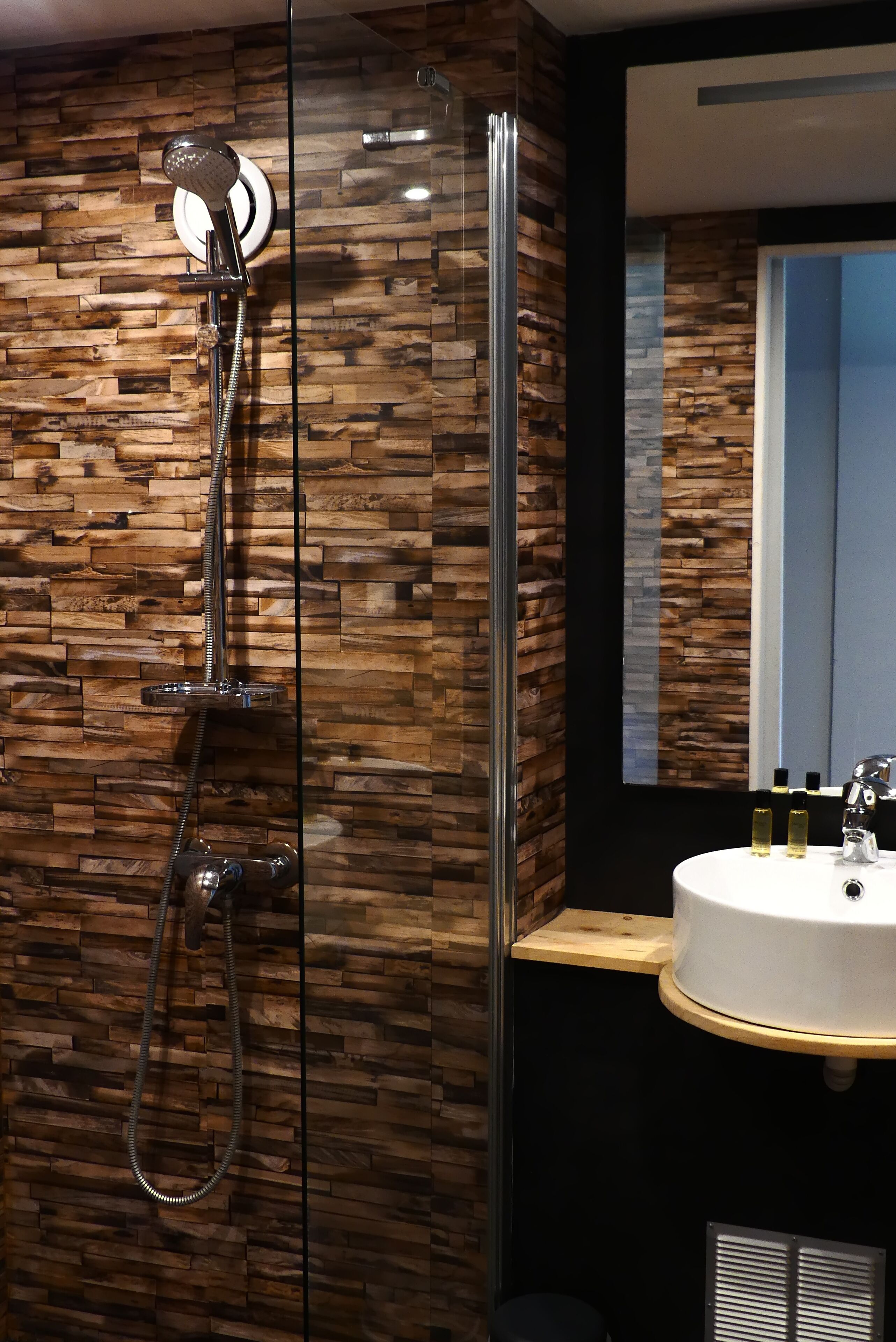 Foto - Contact Hôtel Le Provençal Bordeaux Lac