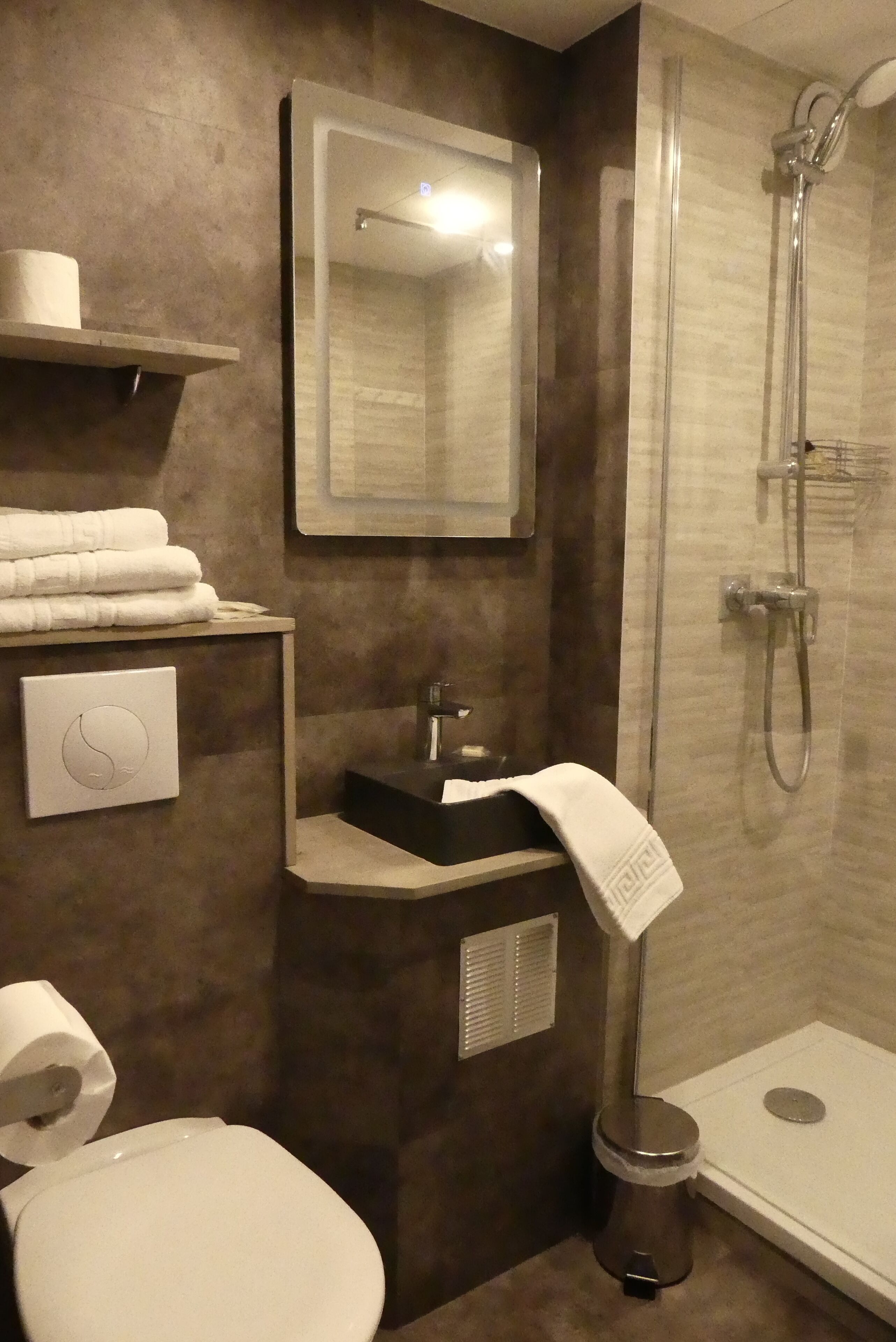 Foto - Contact Hôtel Le Provençal Bordeaux Lac