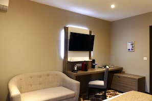 Suite, vistas al jardín | Ropa de cama de alta calidad y colchones viscoelásticos