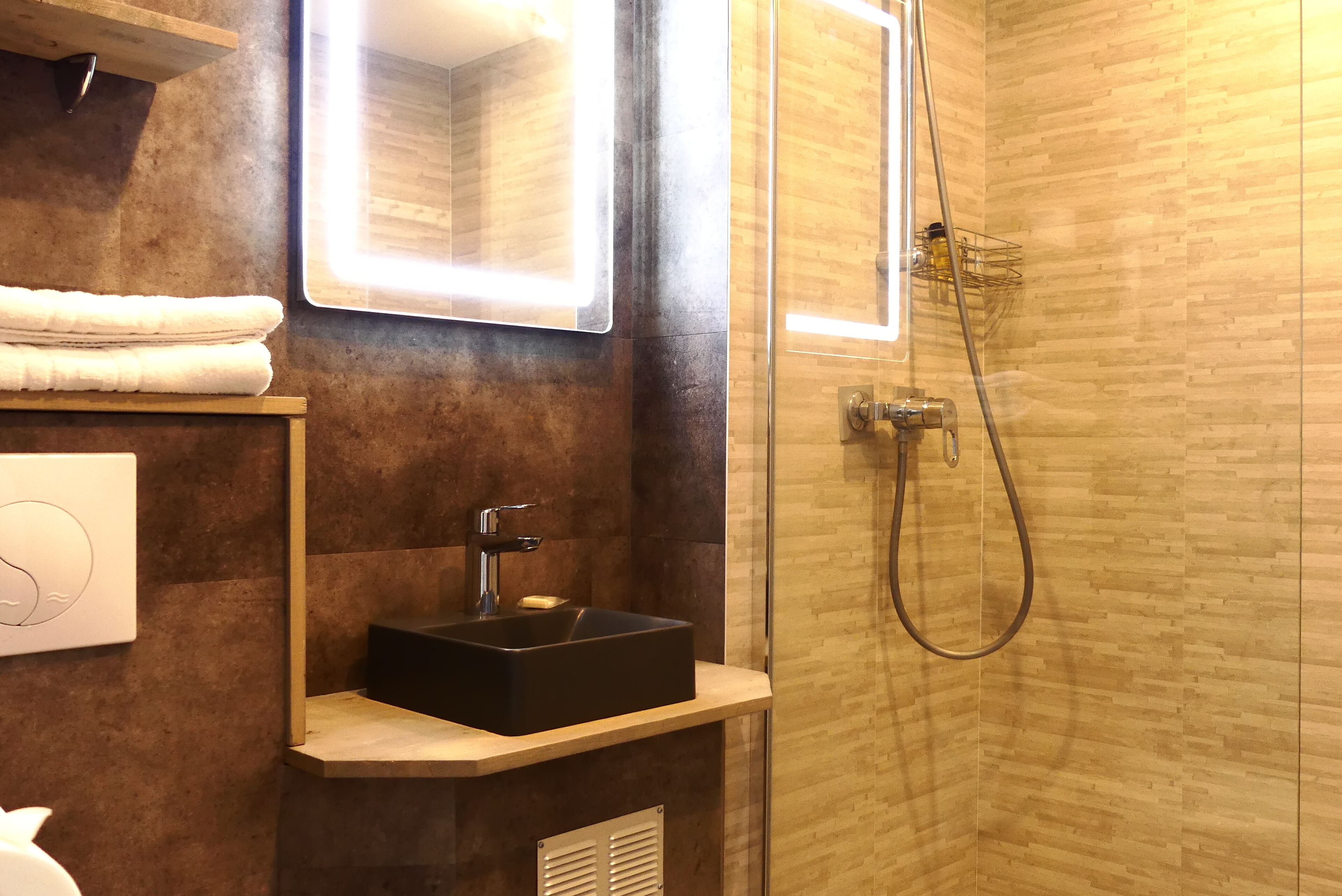 Foto - Contact Hôtel Le Provençal Bordeaux Lac