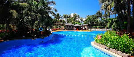 Outdoor pool, pool umbrellas, sun loungers