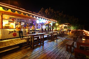 Poolbar