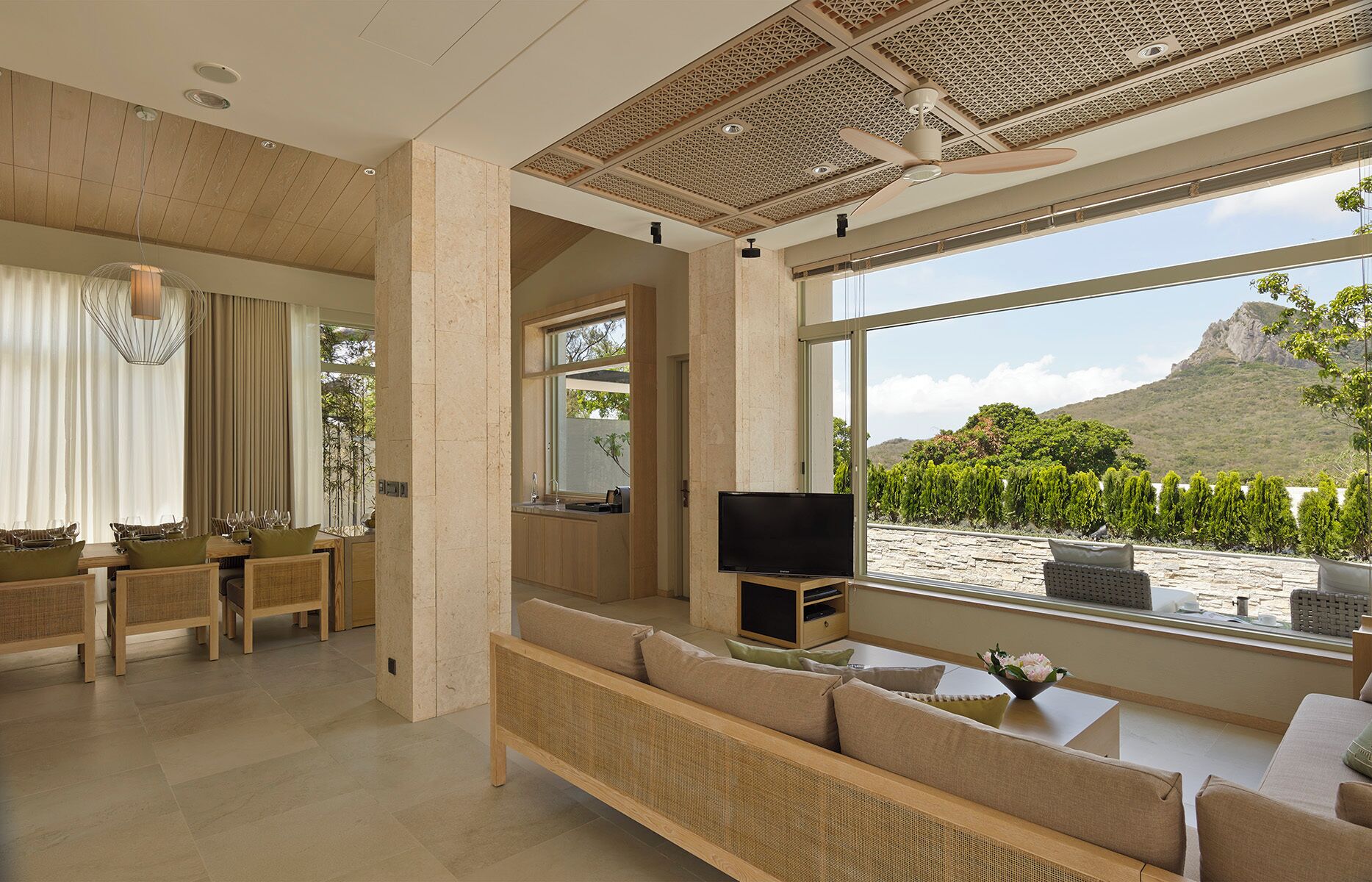 grand suite (premier) | minibar, in-room safe, rollaway beds, free wifi