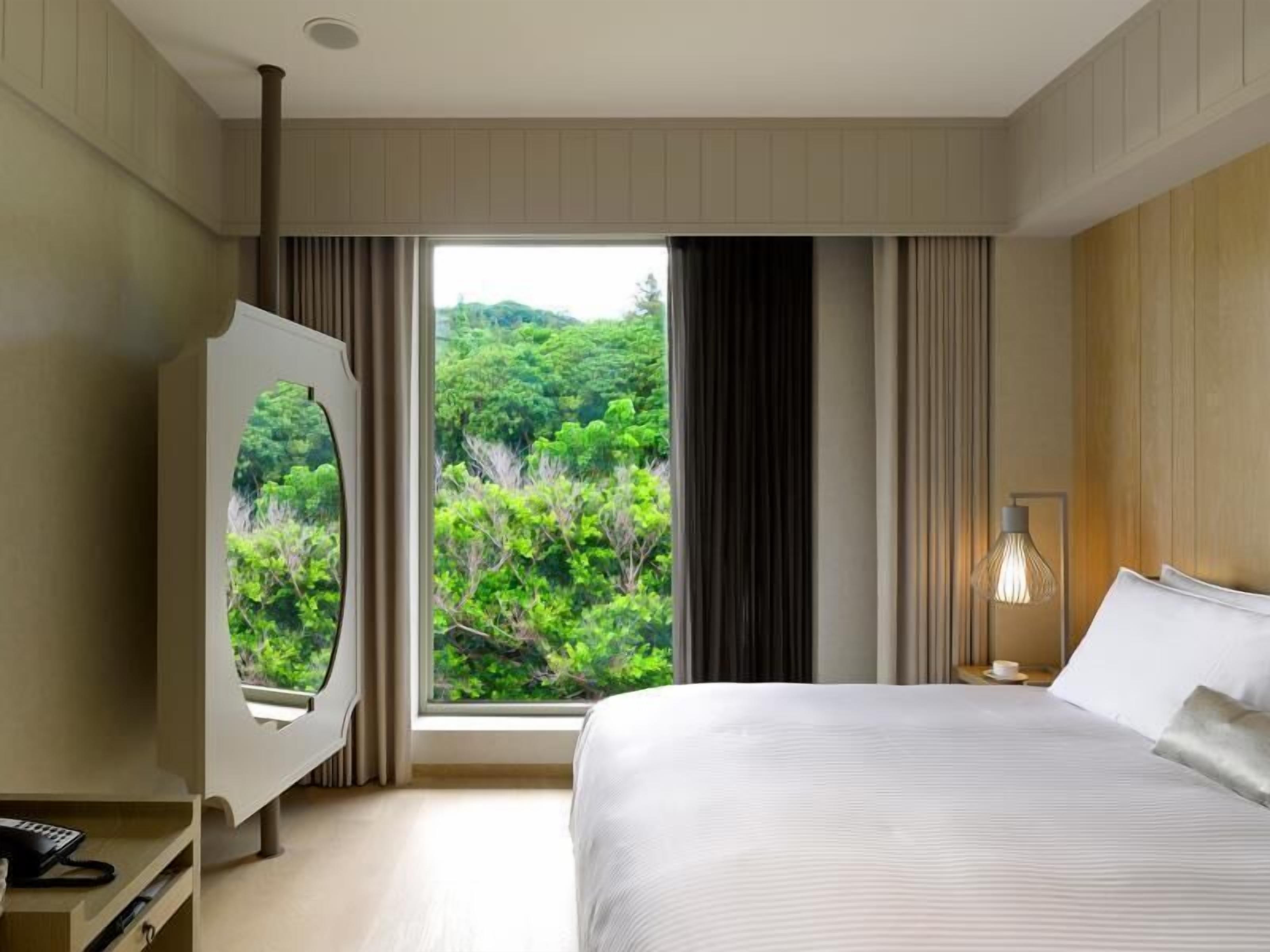 Minibar, in-room safe, rollaway beds, free WiFi
