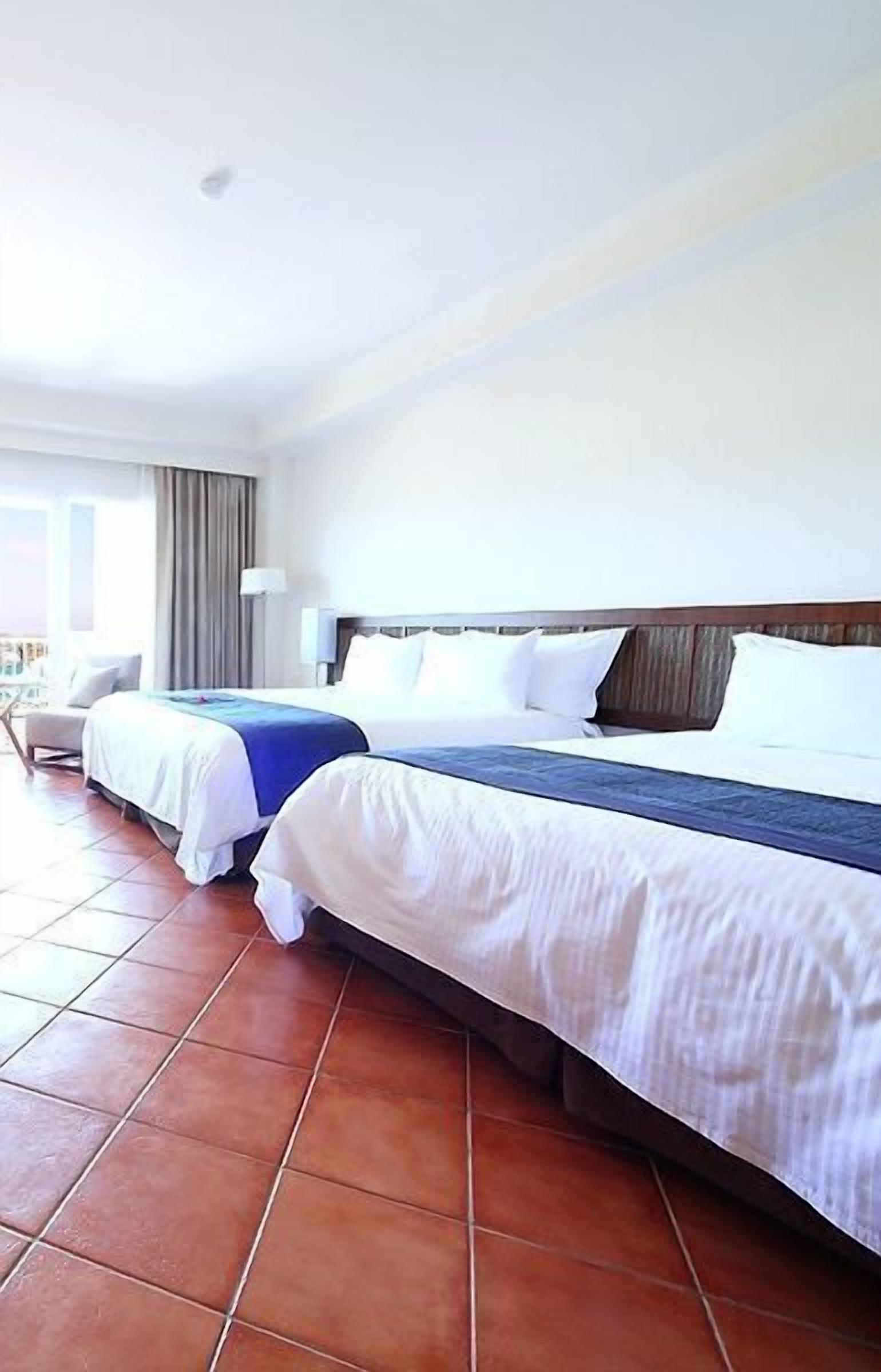 deluxe family with sea view | 1 bedroom, premium bedding, minibar, in-room safe