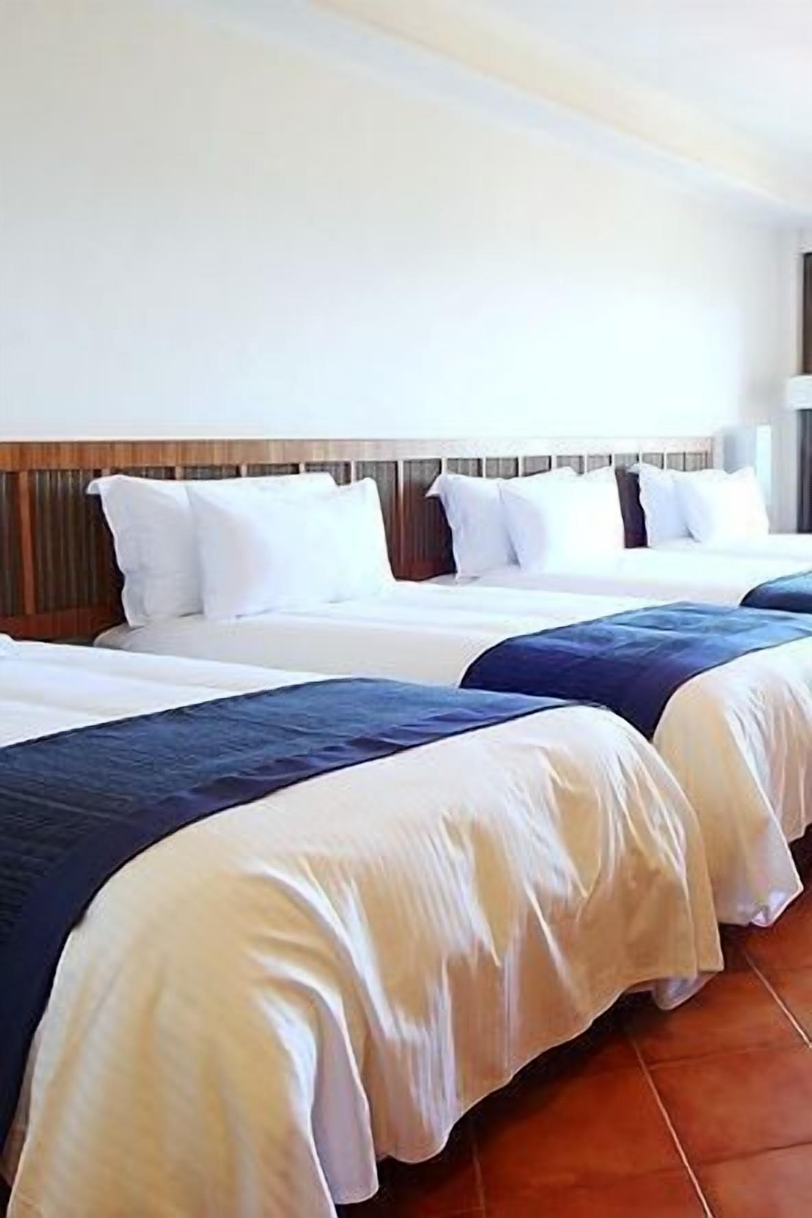 1 bedroom, premium bedding, minibar, in-room safe