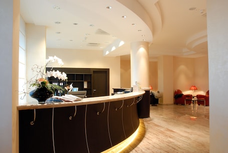 Recepción. San Giorgio, Sure Hotel Collection by Best Western
