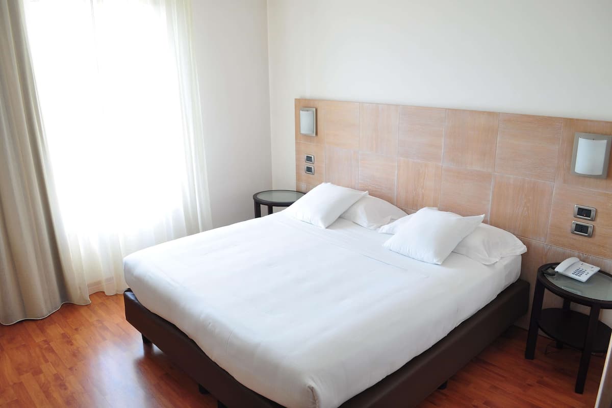 Minibar, in-room safe, desk, blackout curtains