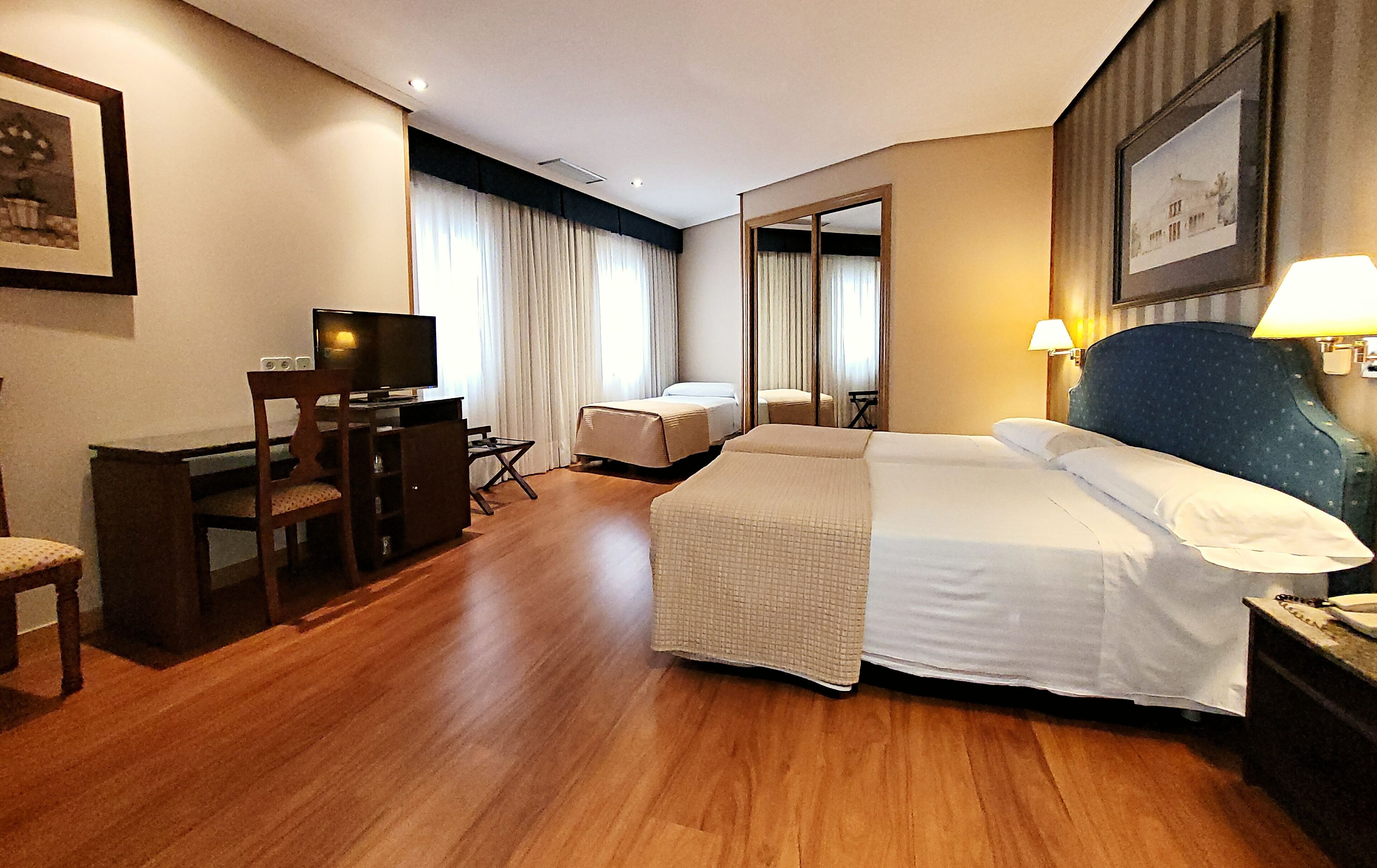 triple room | minibar, in-room safe, desk, free wifi