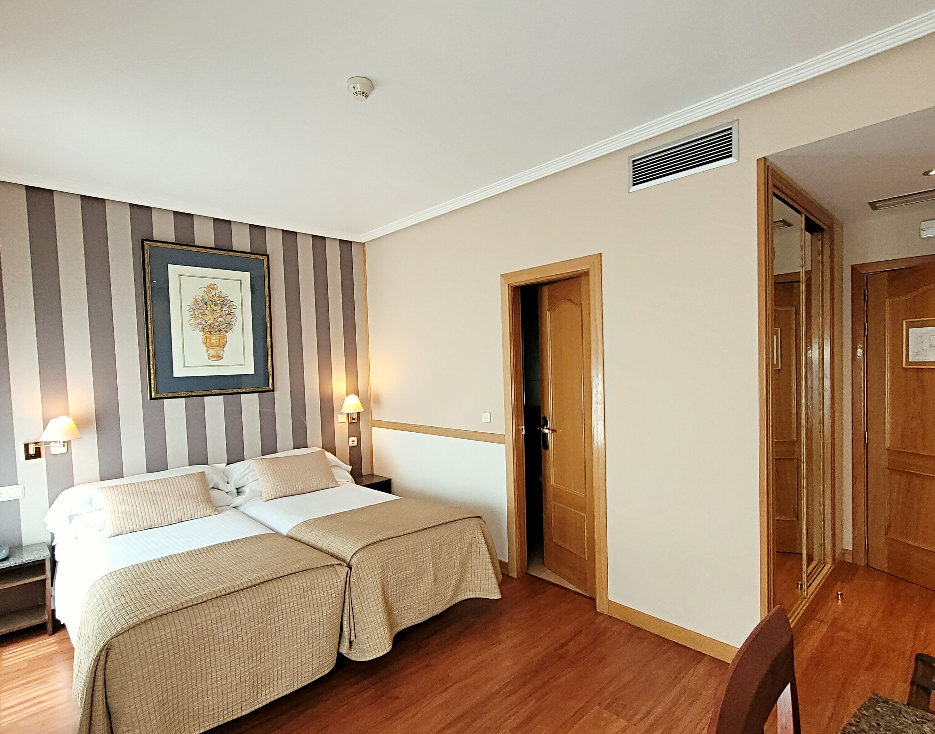 comfort double room | minibar, in-room safe, desk, free wifi