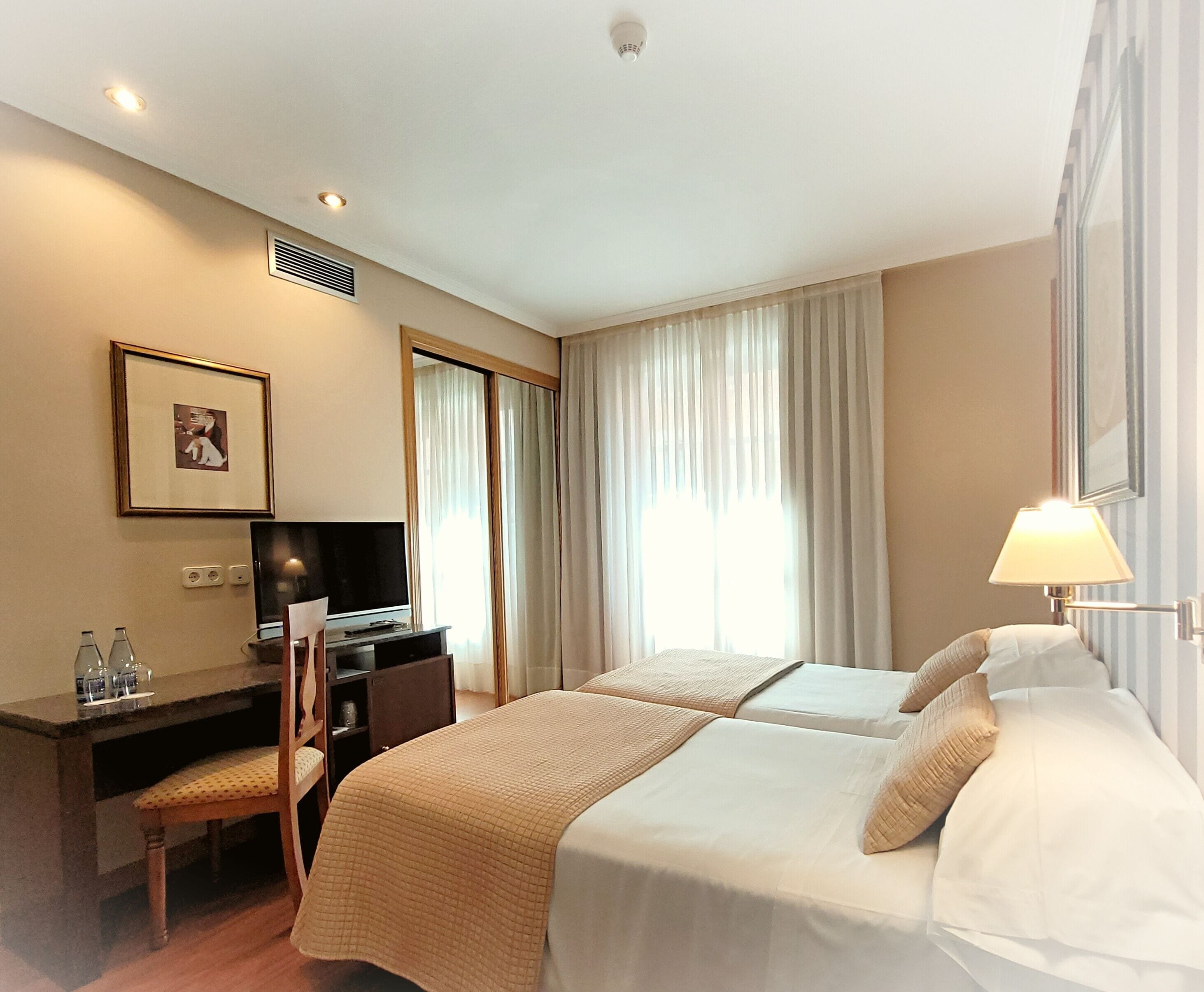 comfort double room | minibar, in-room safe, desk, free wifi