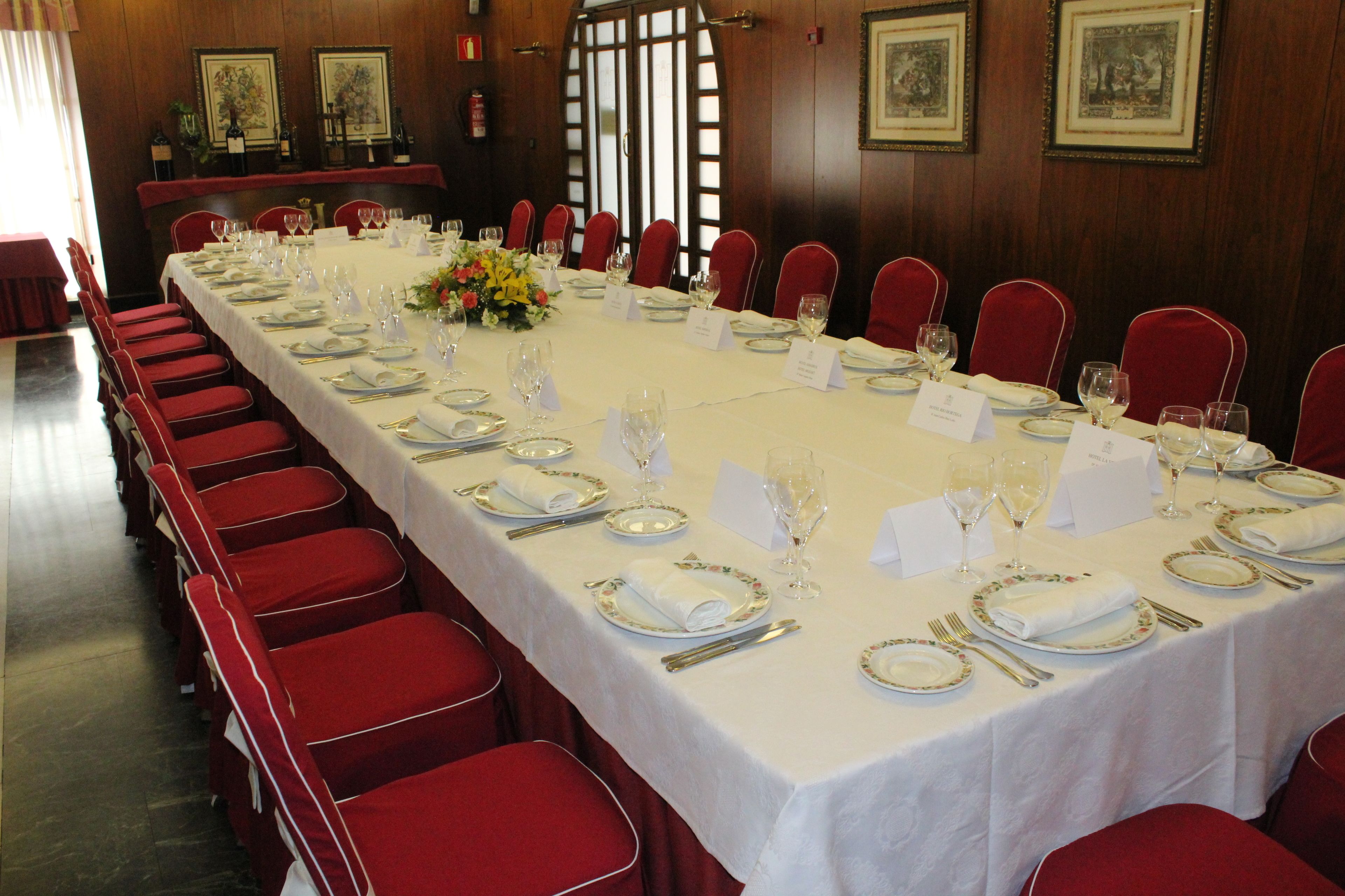 breakfast, lunch, dinner served; local cuisine