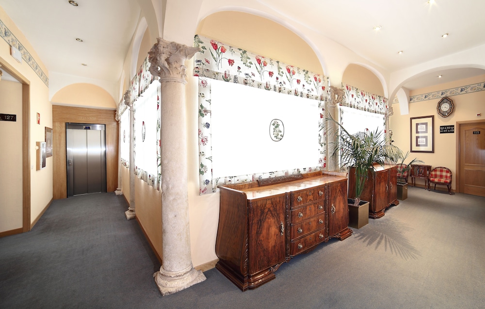 Hotel Imperial by null